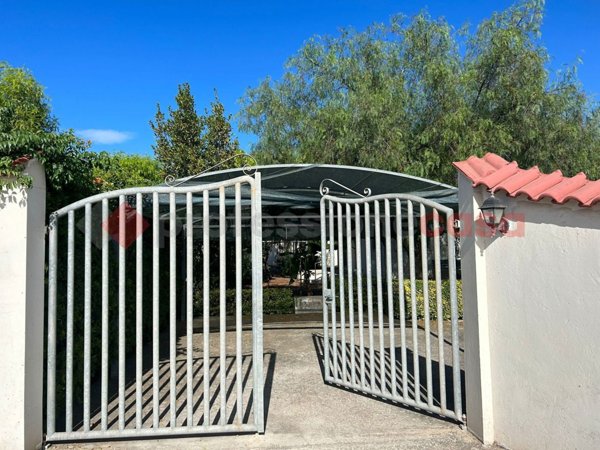 casa indipendente in vendita a Pulsano in zona Marina di Pulsano