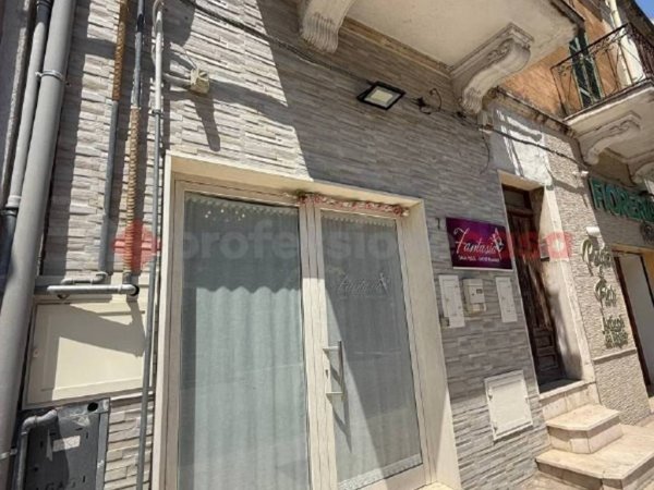 negozio in vendita a Pulsano