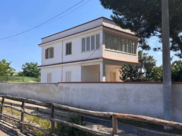 casa indipendente in vendita a Pulsano