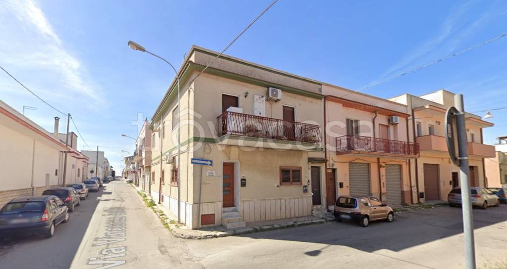 appartamento in vendita a Pulsano in zona Marina di Pulsano