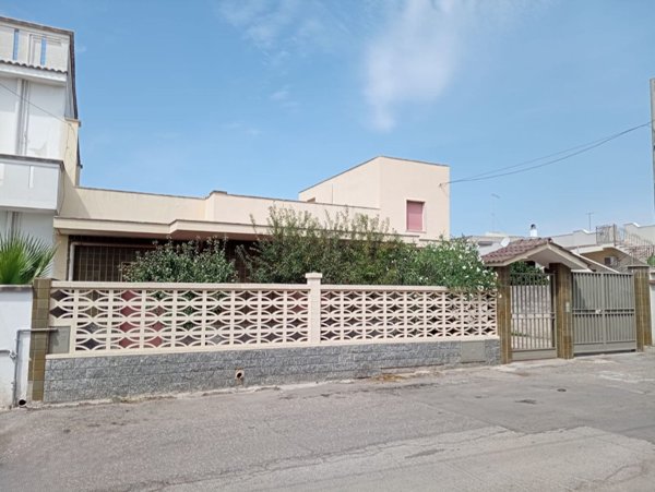 casa indipendente in vendita a Pulsano