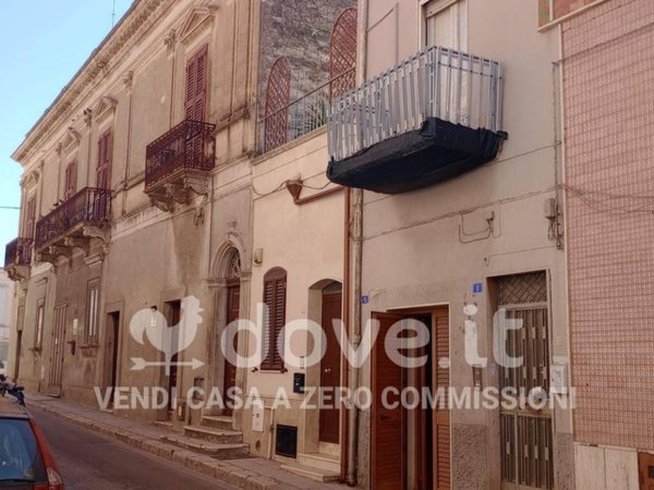 intera palazzina in vendita a Pulsano
