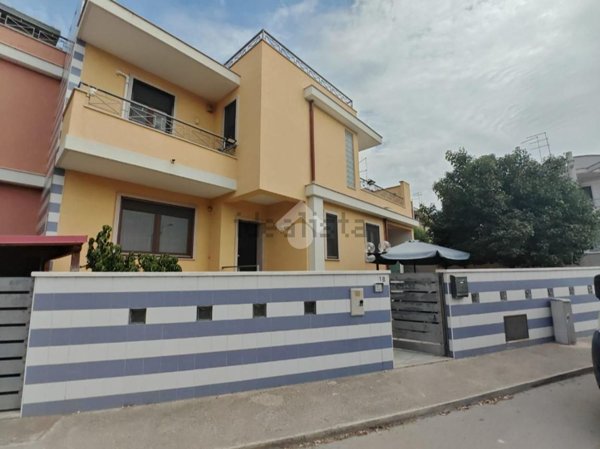 casa indipendente in vendita a Pulsano