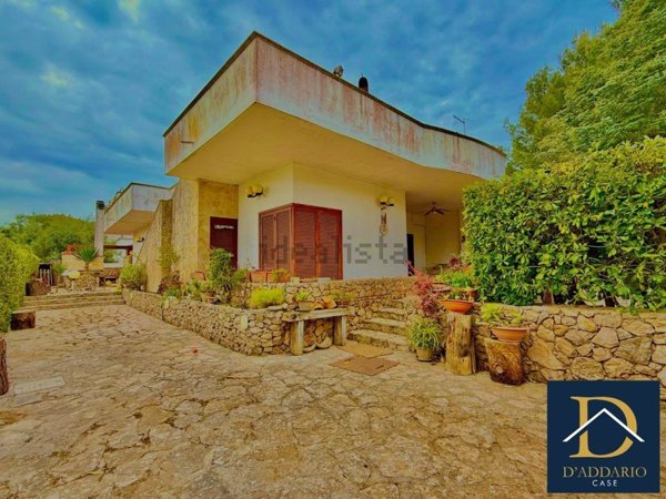 casa indipendente in vendita a Pulsano