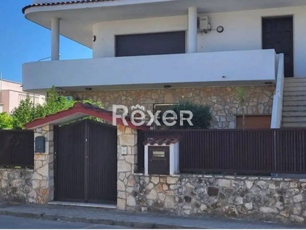 casa indipendente in vendita a Pulsano