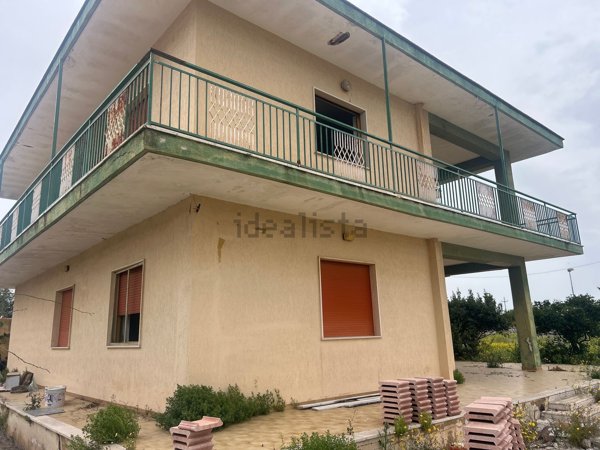 casa indipendente in vendita a Pulsano