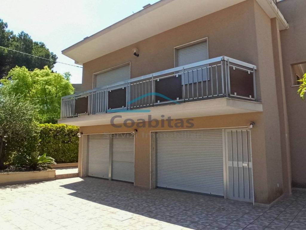 casa indipendente in vendita a Pulsano in zona Marina di Pulsano