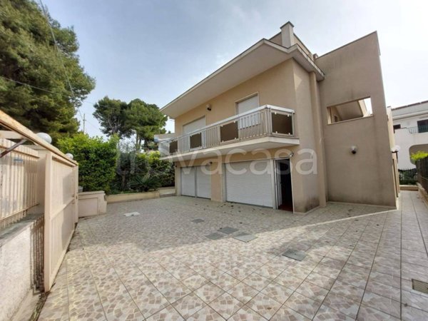 casa indipendente in vendita a Pulsano