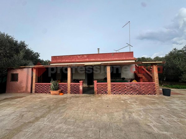 casa indipendente in vendita a Pulsano