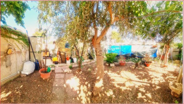 casa indipendente in vendita a Pulsano in zona Marina di Pulsano