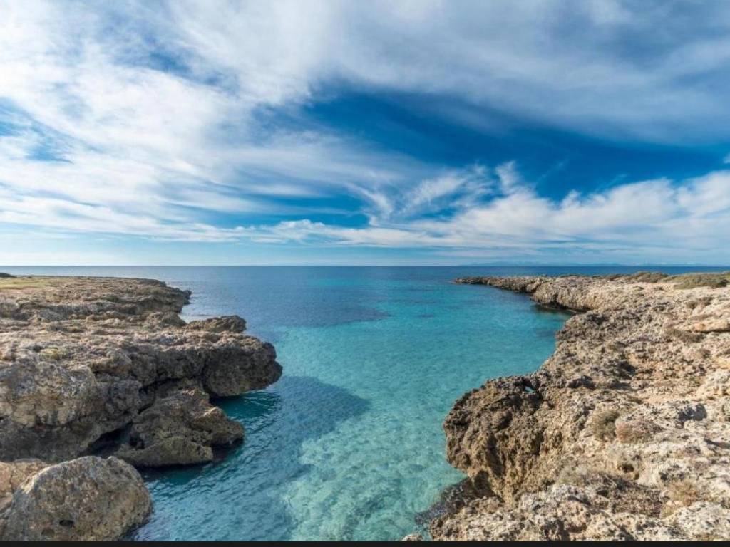 negozio in vendita a Pulsano in zona Marina di Pulsano