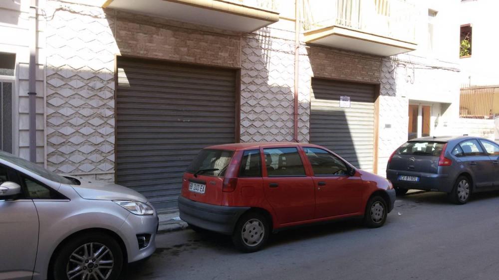 locale di sgombero in vendita a Pulsano
