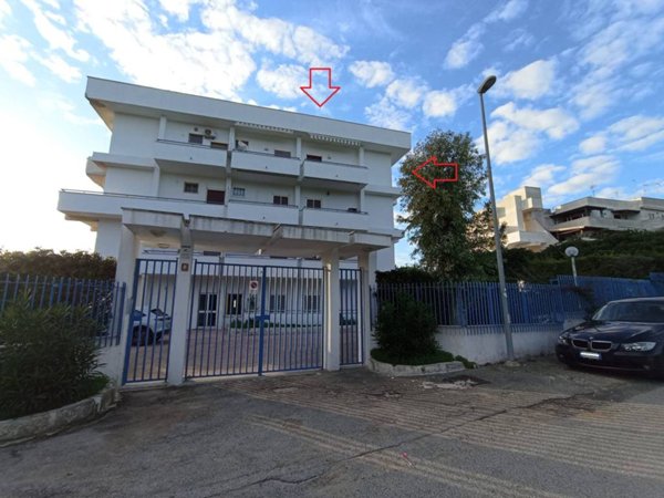 appartamento in vendita a Pulsano in zona Marina di Pulsano