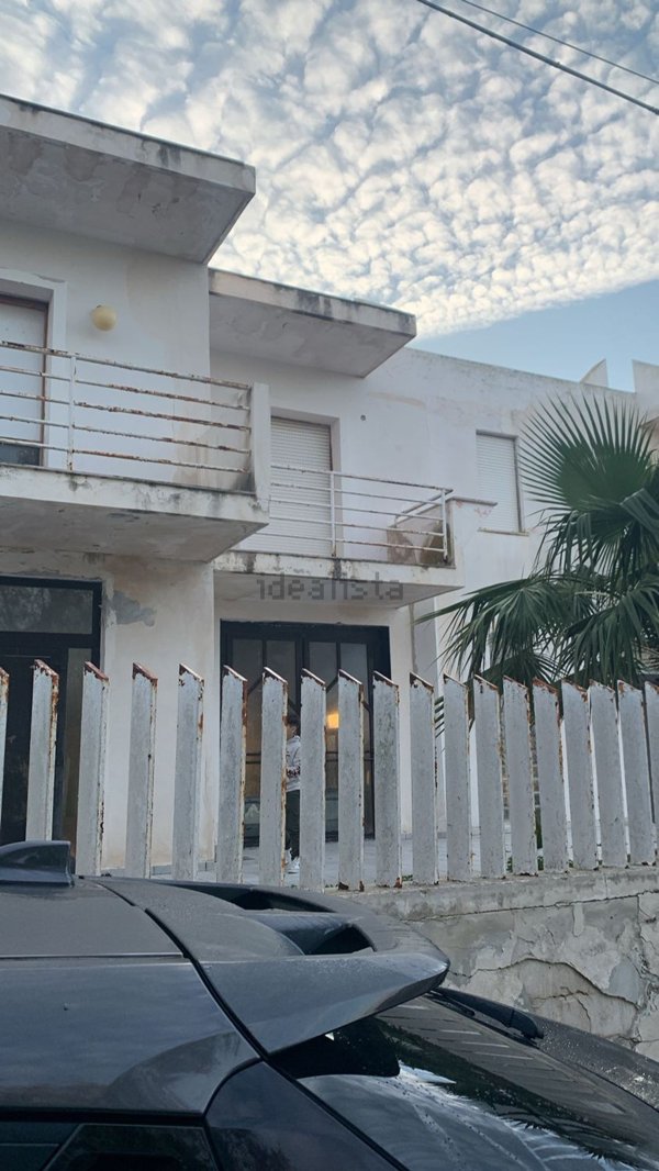 negozio in vendita a Pulsano in zona Marina di Pulsano