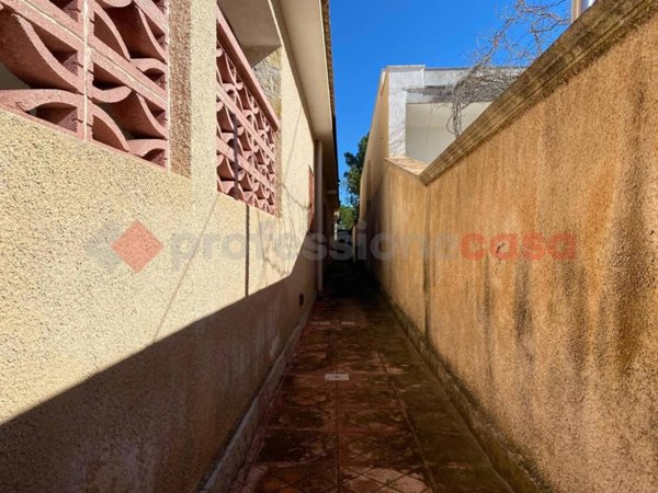 appartamento in vendita a Pulsano in zona Marina di Pulsano