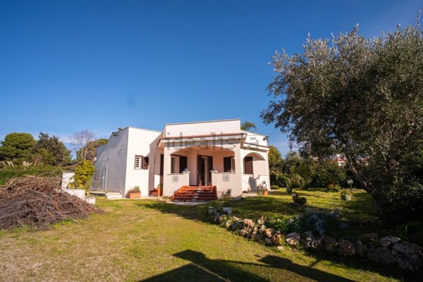 casa indipendente in vendita a Pulsano