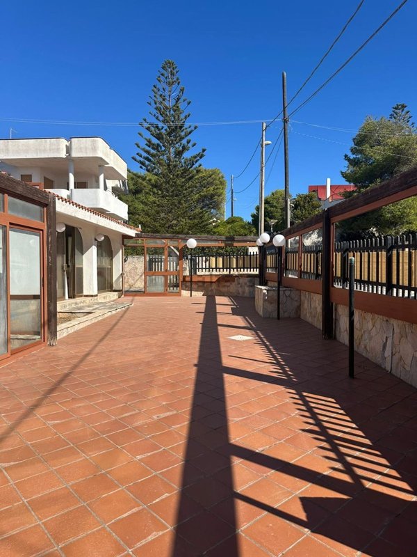 casa indipendente in vendita a Pulsano in zona Marina di Pulsano