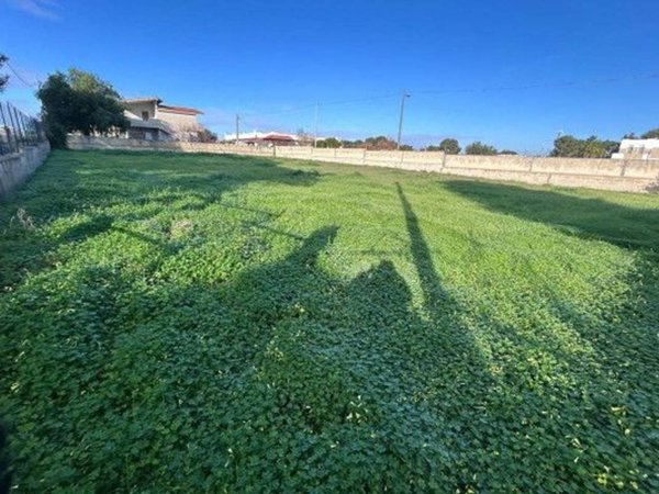 negozio in vendita a Pulsano in zona Marina di Pulsano