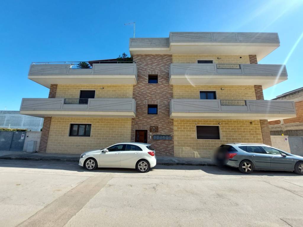 appartamento in vendita a Pulsano in zona Marina di Pulsano