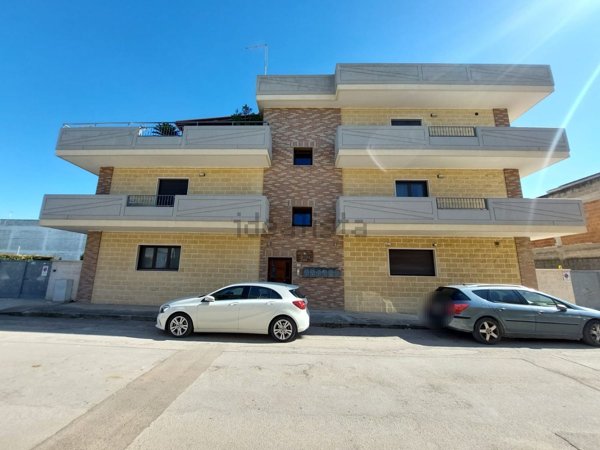 appartamento in vendita a Pulsano in zona Marina di Pulsano