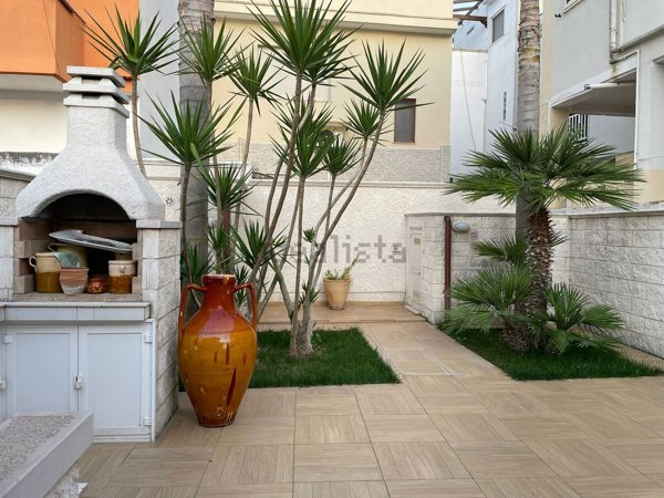 casa indipendente in vendita a Pulsano