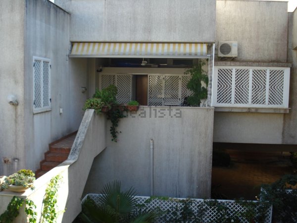 esavano in vendita a Pulsano in zona Marina di Pulsano