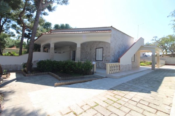 casa indipendente in vendita a Pulsano in zona Marina di Pulsano