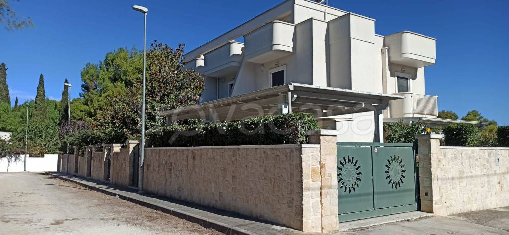 casa indipendente in vendita a Pulsano in zona Marina di Pulsano