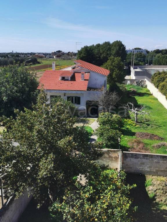 casa indipendente in vendita a Pulsano in zona Marina di Pulsano