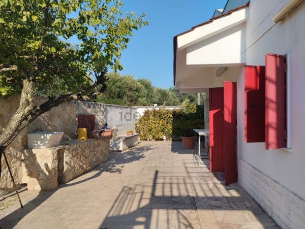 casa indipendente in vendita a Pulsano in zona Marina di Pulsano