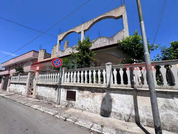 casa indipendente in vendita a Pulsano