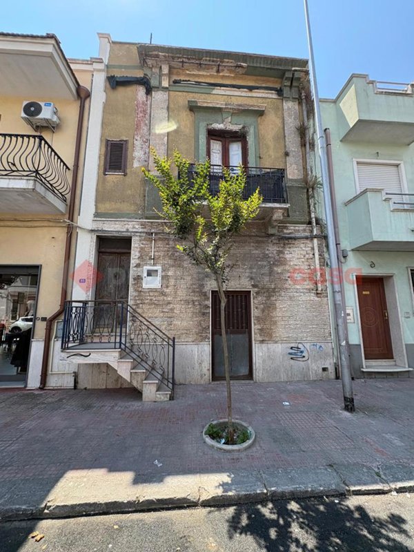 casa indipendente in vendita a Pulsano