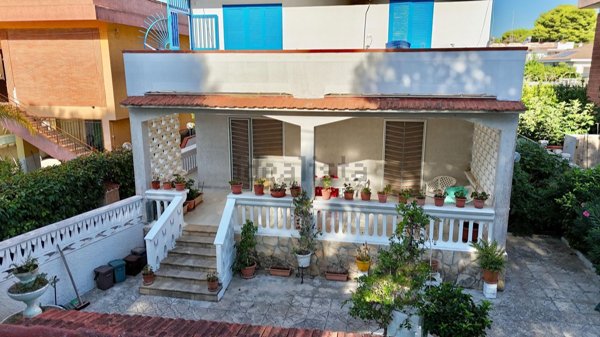 casa indipendente in vendita a Pulsano in zona Marina di Pulsano