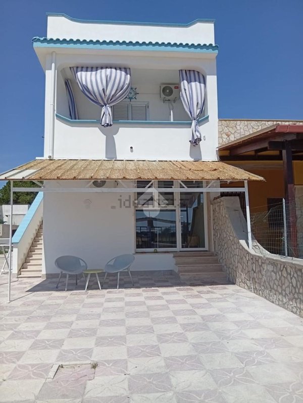 appartamento in vendita a Pulsano in zona Marina di Pulsano