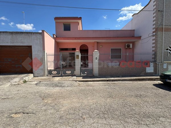 casa indipendente in vendita a Pulsano