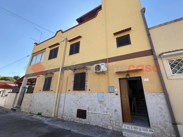 appartamento in vendita a Pulsano in zona Marina di Pulsano