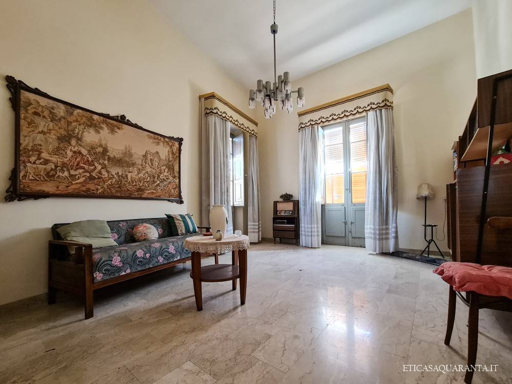 intera palazzina in vendita a San Giorgio Ionico