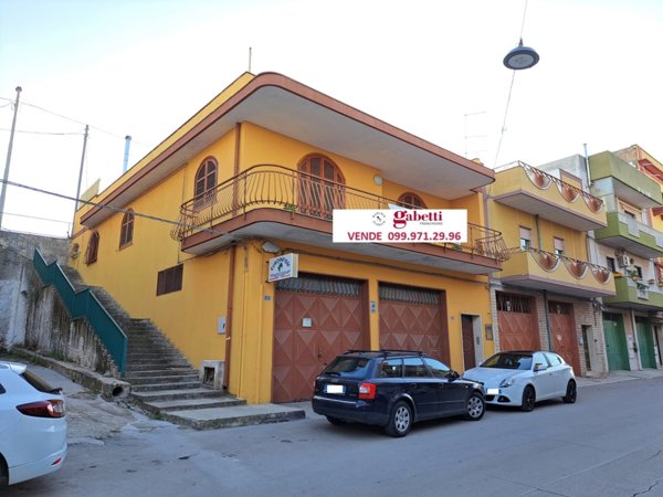 locale commerciale in vendita a San Giorgio Ionico
