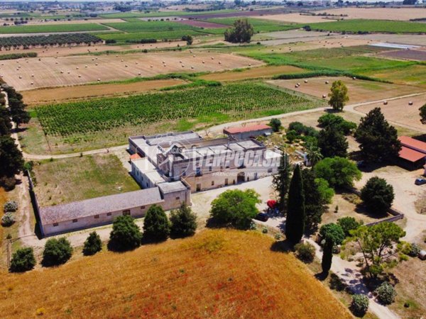 intera palazzina in vendita a San Giorgio Ionico
