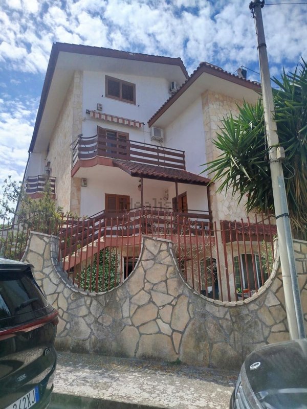casa indipendente in vendita a San Giorgio Ionico