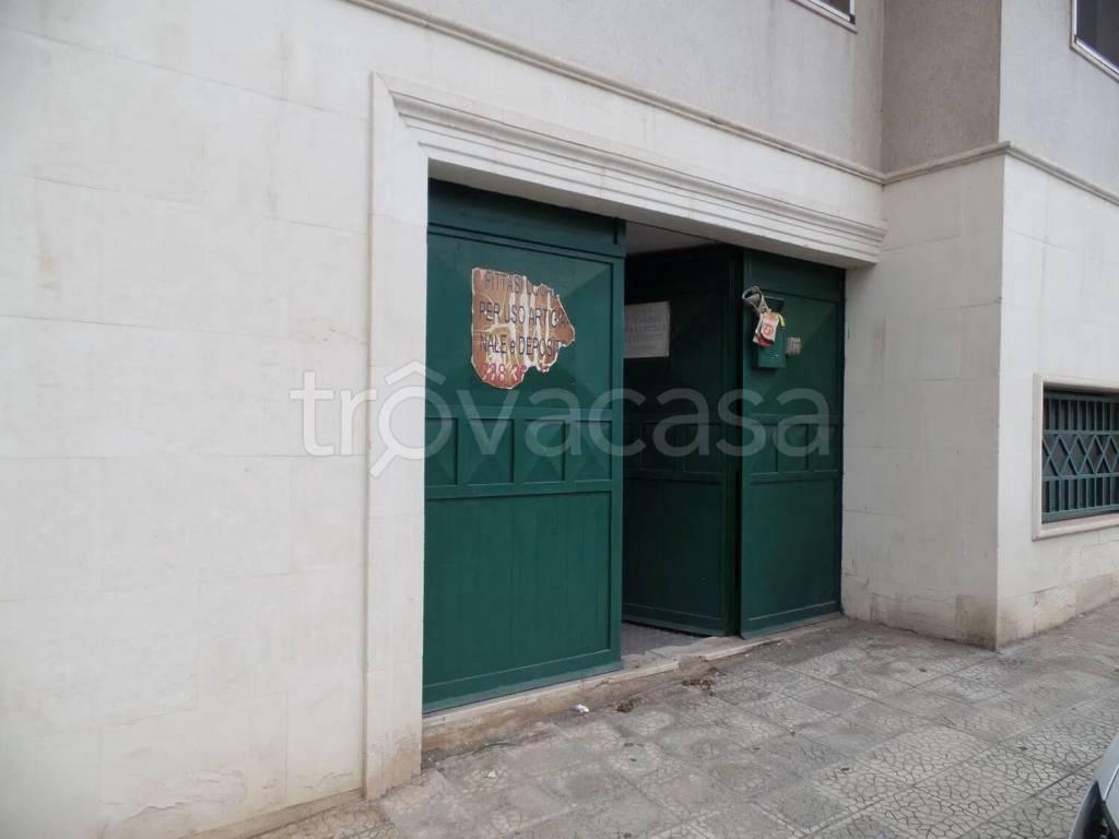 trivano in vendita a San Giorgio Ionico