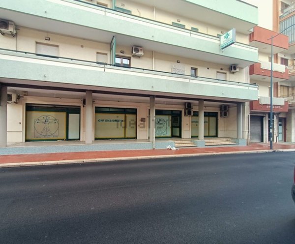 locale commerciale in vendita a San Giorgio Ionico
