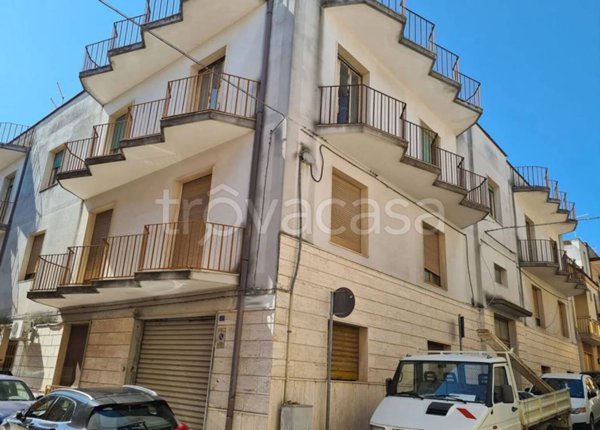 intera palazzina in vendita a San Giorgio Ionico