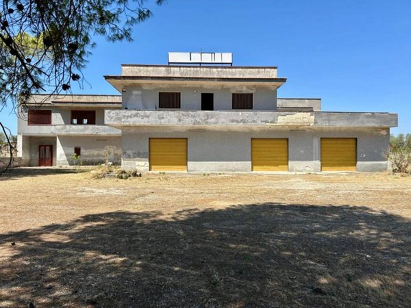 negozio in vendita a San Giorgio Ionico
