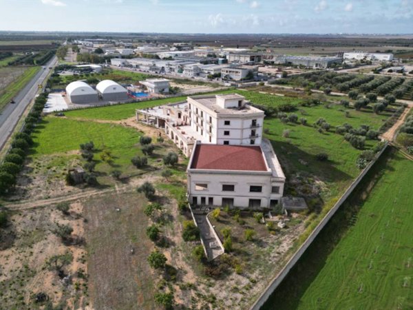 albergo in vendita a San Giorgio Ionico