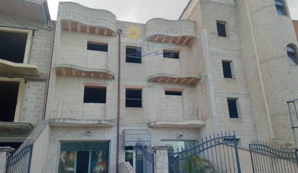 locale commerciale in vendita a San Marzano di San Giuseppe