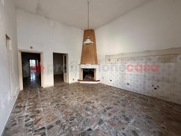 casa indipendente in vendita a Sava