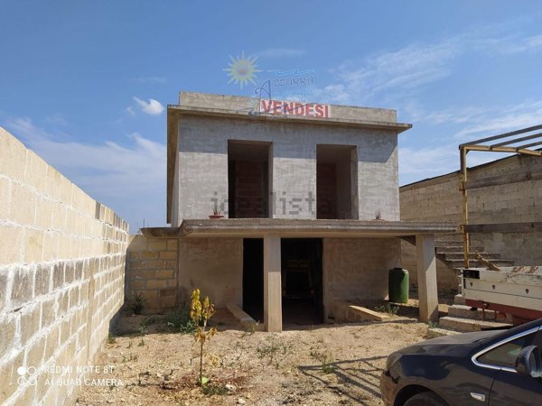 casa indipendente in vendita a Sava