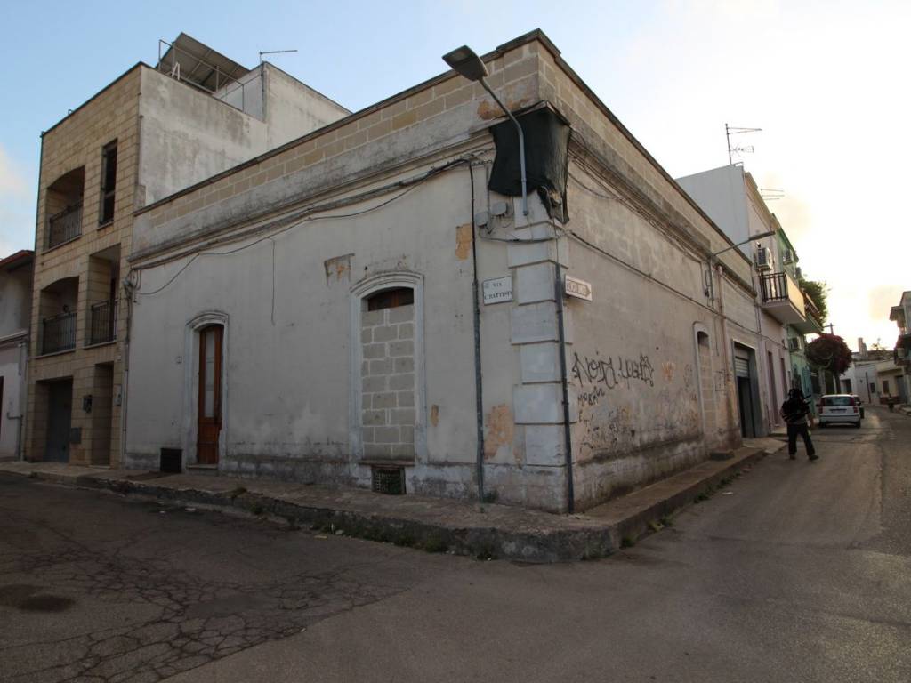 casa indipendente in vendita a Sava