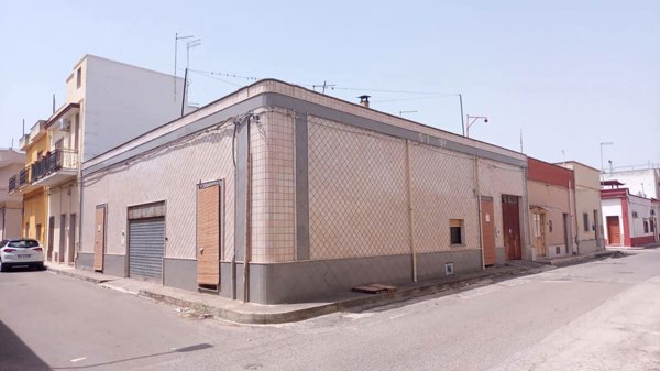 casa indipendente in vendita a Sava